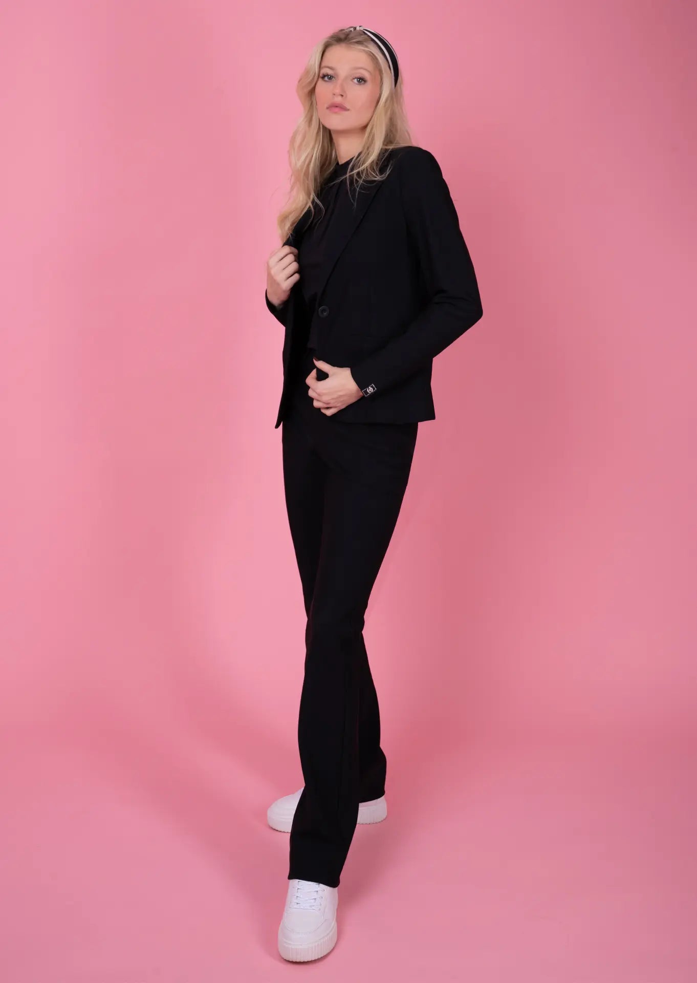 Farbe: Diamond Black