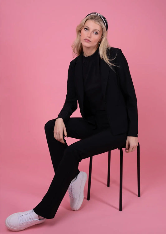 Farbe: Diamond Black