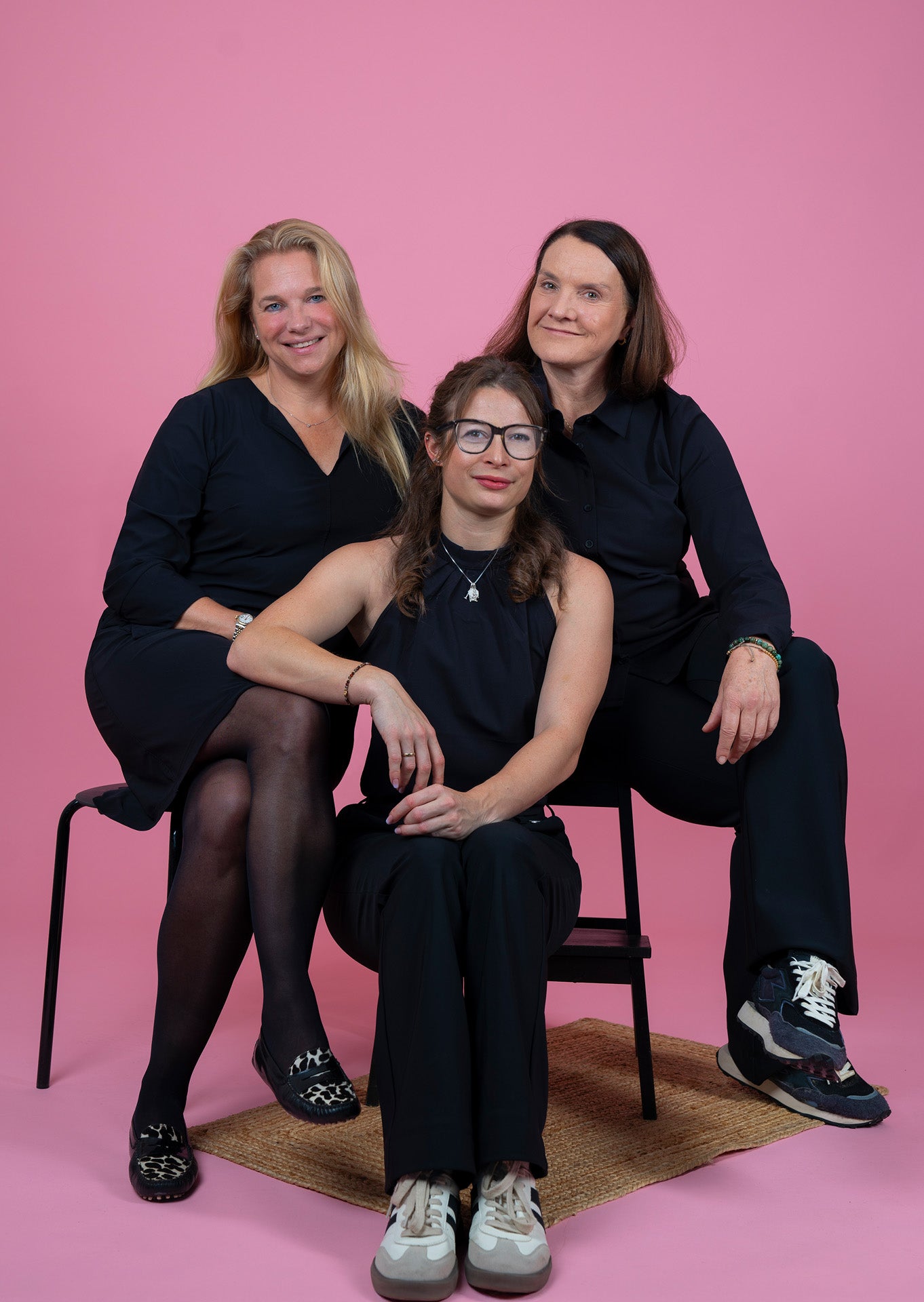 Team trägt Kleidung von Friends of Lilly